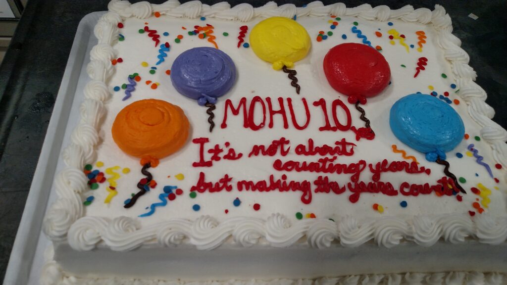 Mohu 10 cake for anniversary, It's not about counting the years, but making the years count